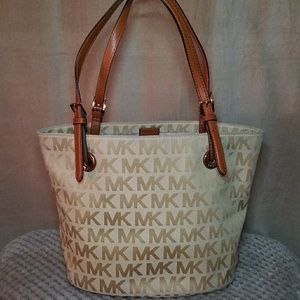 Michael Kors Shoulder Handbag